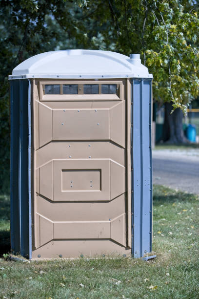 Best Luxury portable toilet rental  in Collinsvle, IL